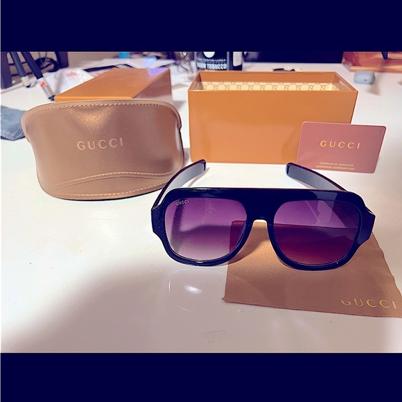 NEW GUCCI sunglasses - Picture 1 of 2